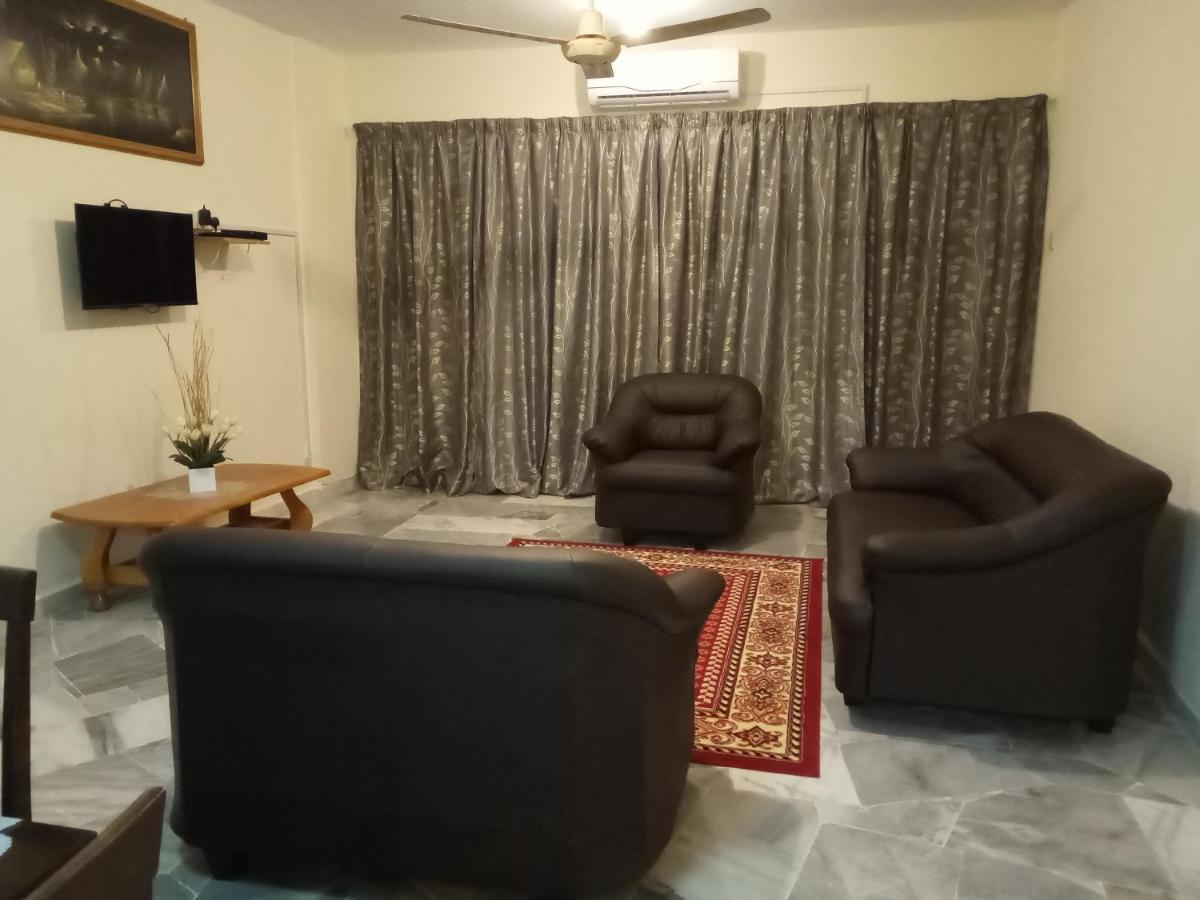 Aiman Homestay Порт-Диксон Экстерьер фото