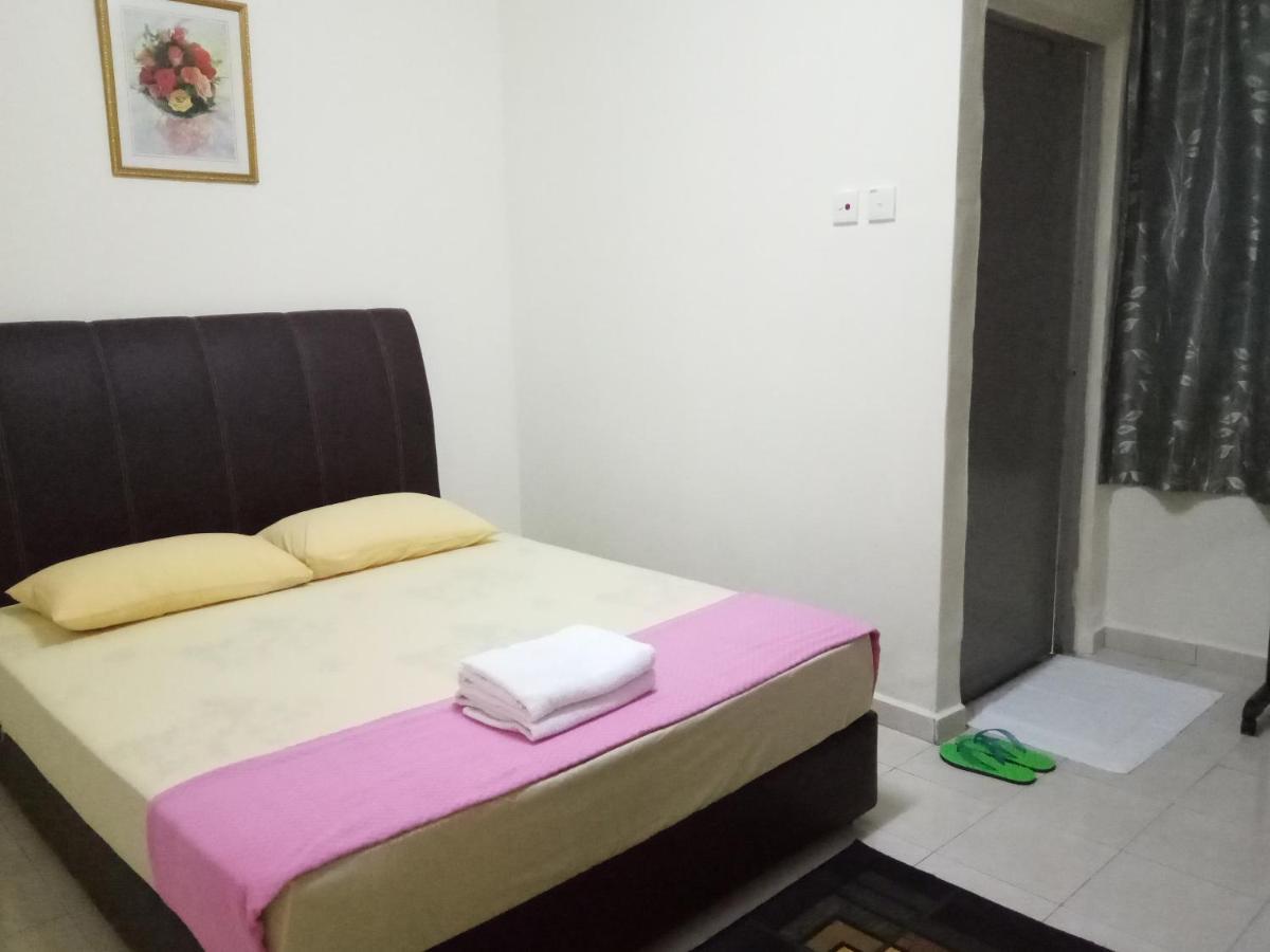 Aiman Homestay Порт-Диксон Экстерьер фото