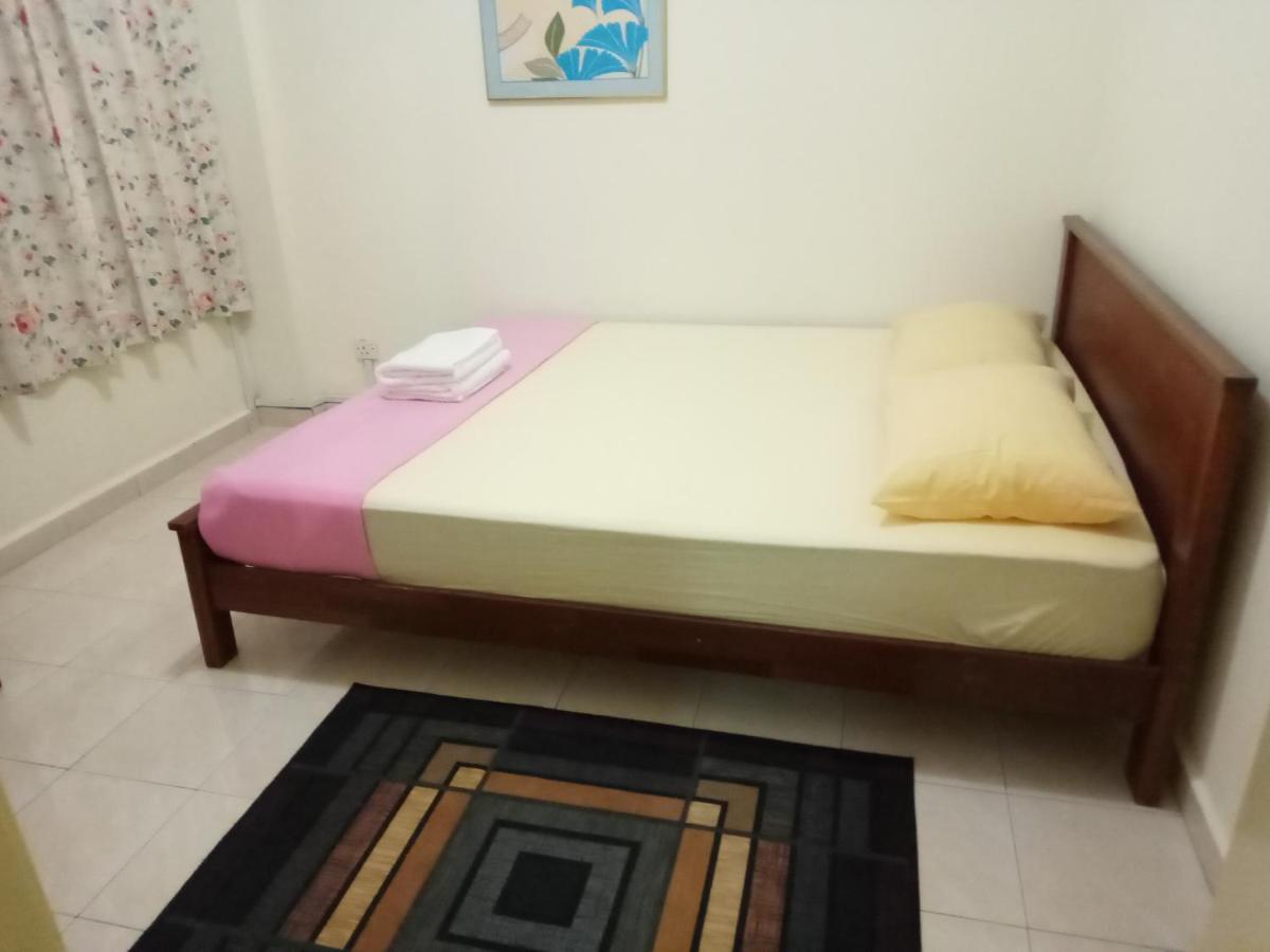Aiman Homestay Порт-Диксон Экстерьер фото