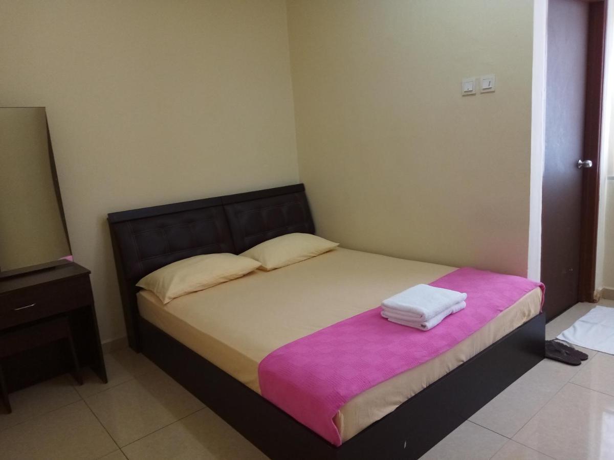 Aiman Homestay Порт-Диксон Экстерьер фото