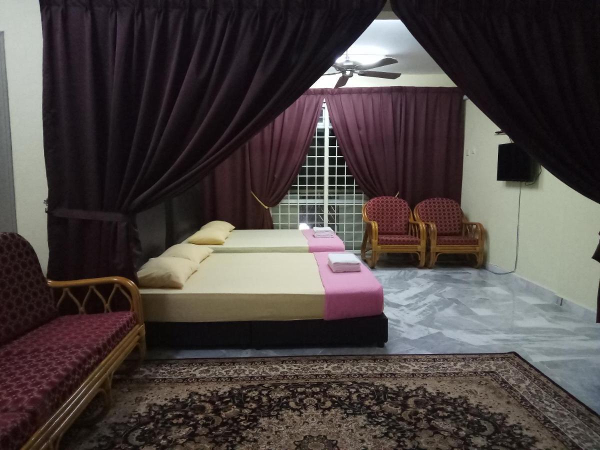 Aiman Homestay Порт-Диксон Экстерьер фото