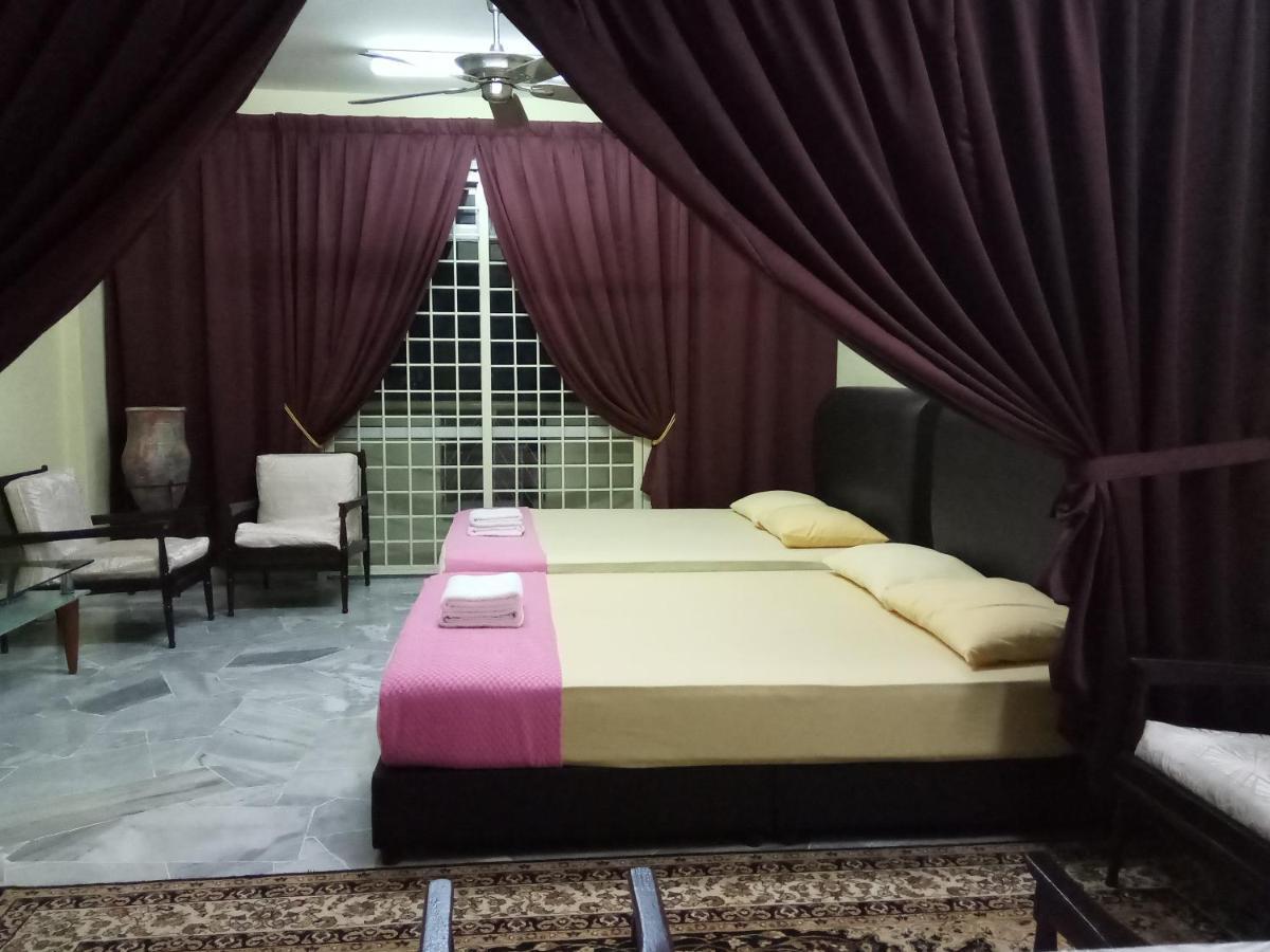 Aiman Homestay Порт-Диксон Экстерьер фото