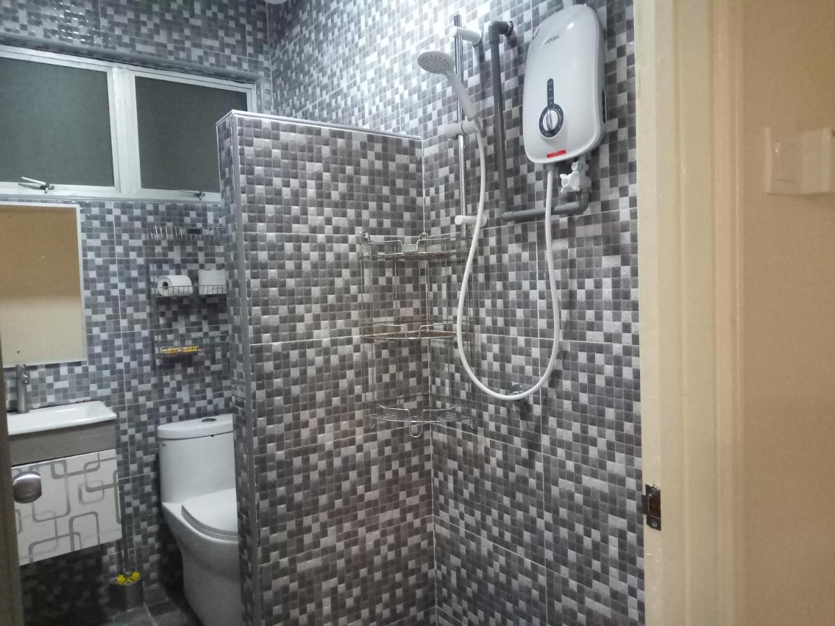 Aiman Homestay Порт-Диксон Экстерьер фото