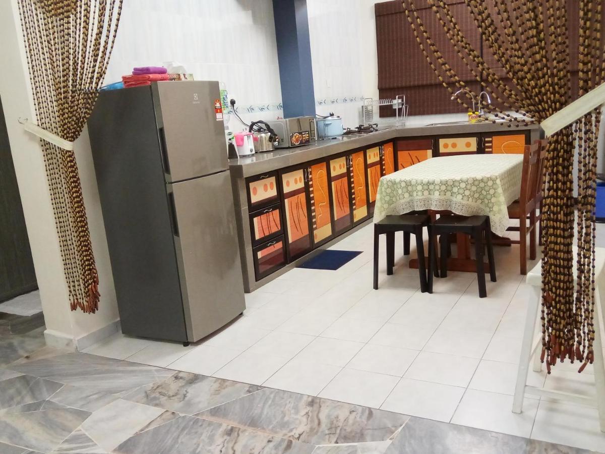 Aiman Homestay Порт-Диксон Экстерьер фото