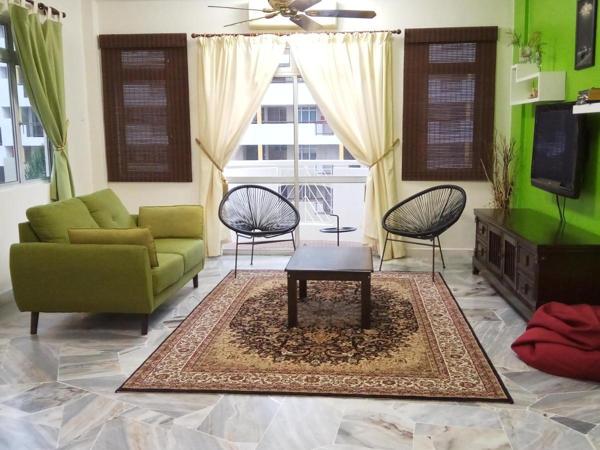 Aiman Homestay Порт-Диксон Экстерьер фото