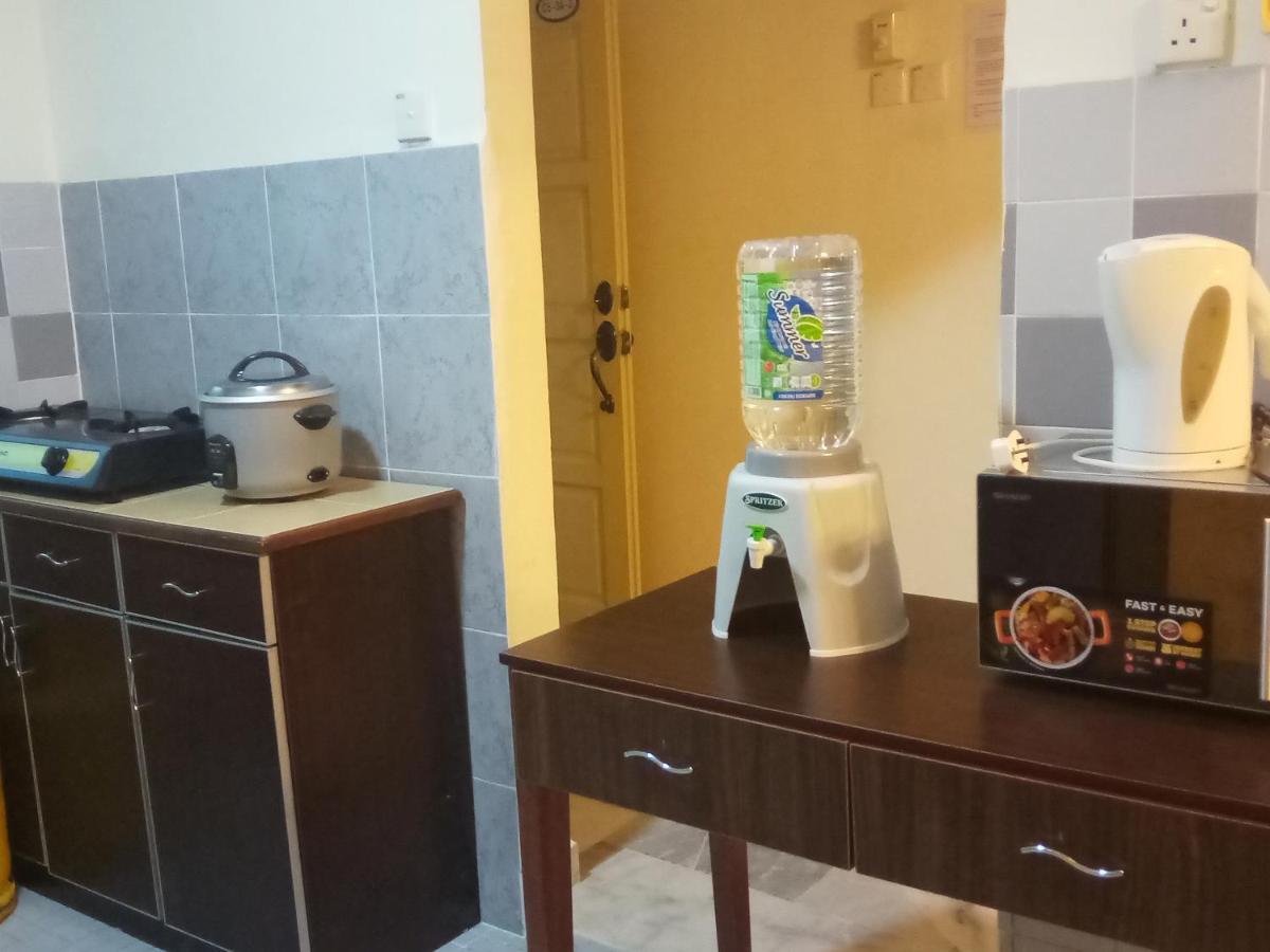 Aiman Homestay Порт-Диксон Экстерьер фото